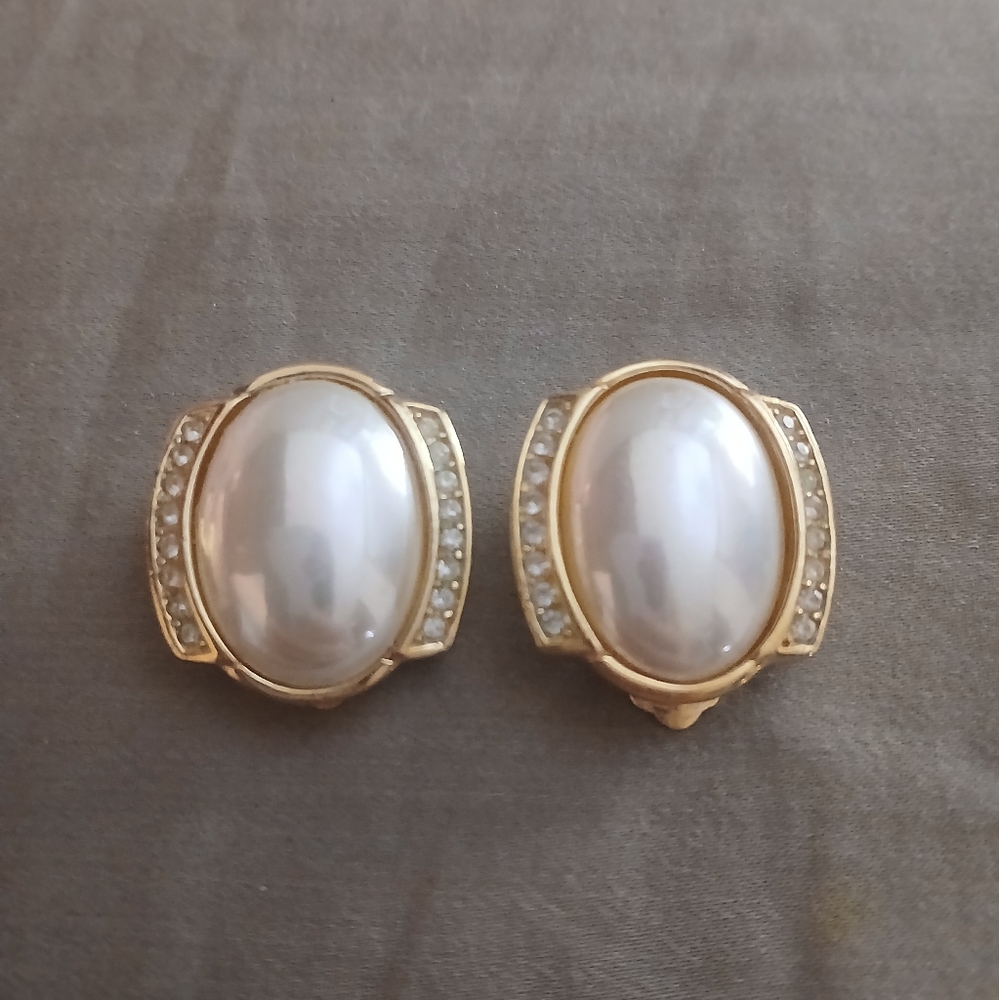 Dior Gold and Cream Pearl Earrings with Geometric Design